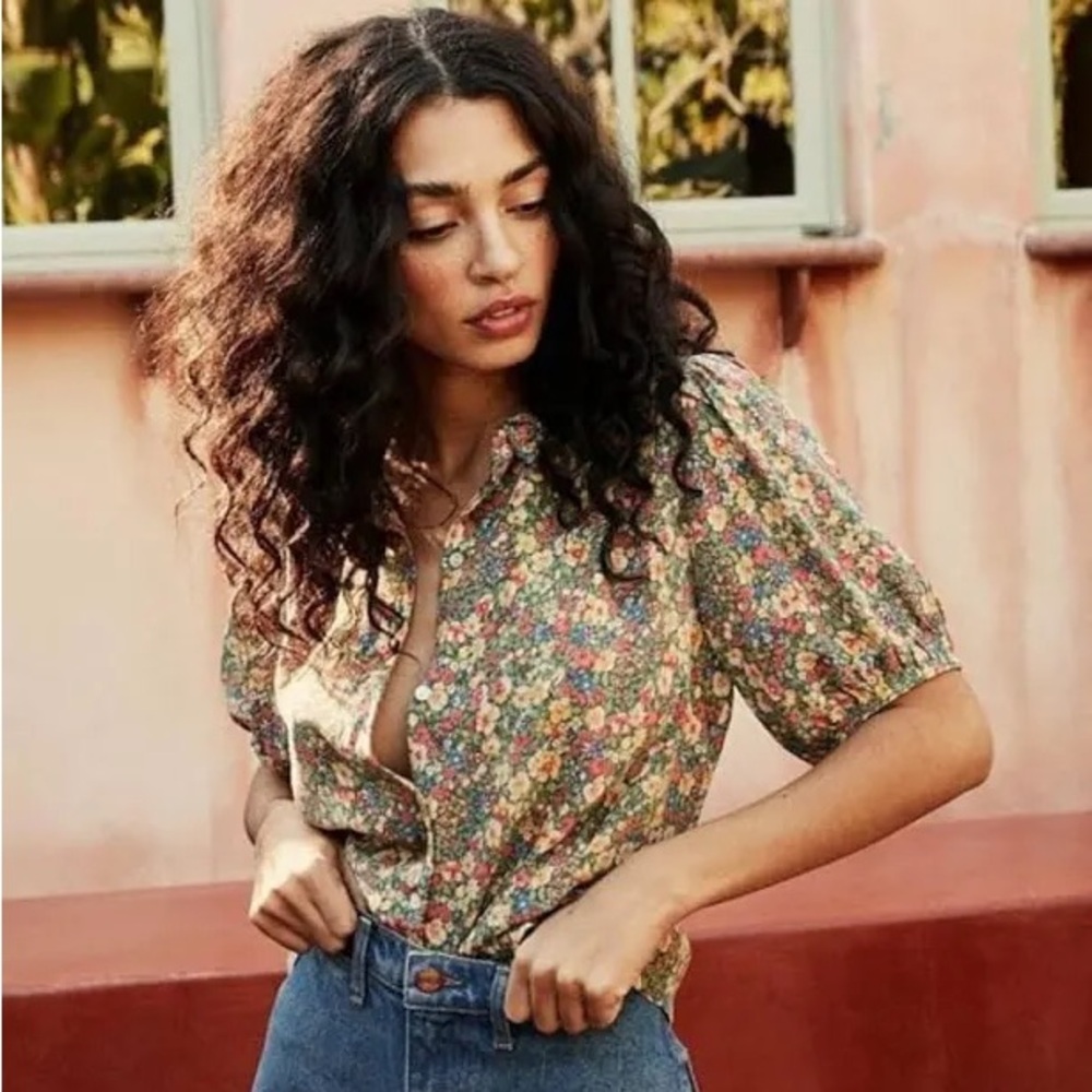 Doen Bel top in Green Valley Floral